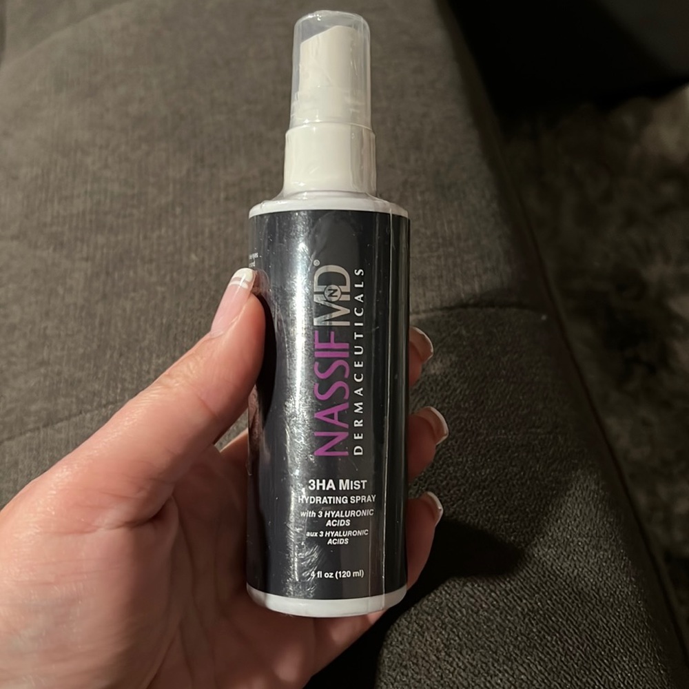 Hydrating spray